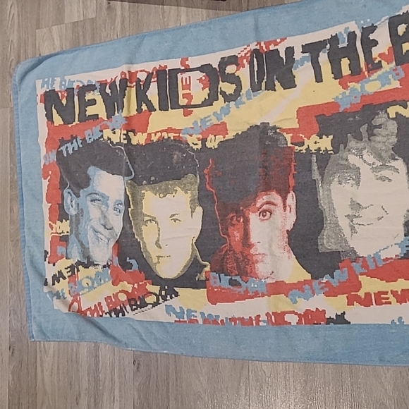 Vintage New Kids On The Block Beach Towel - Picture 2 of 4